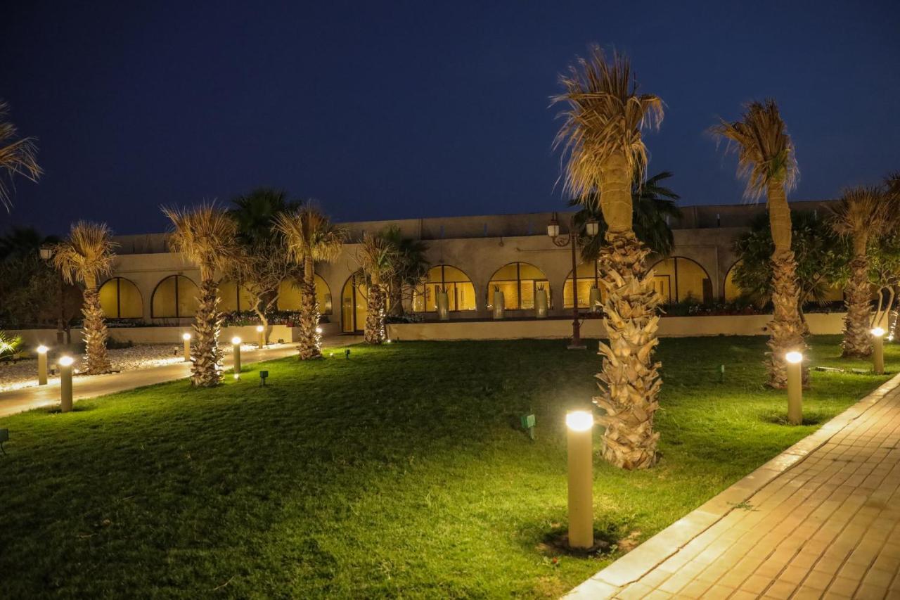 Dhafra Beach Hotel Jebel Dhanna Exterior photo
